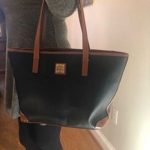 Brand new perfect condition dooney& Bourke handbag